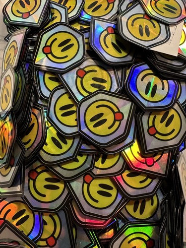 Yellow smiley metallic - metallic, dart